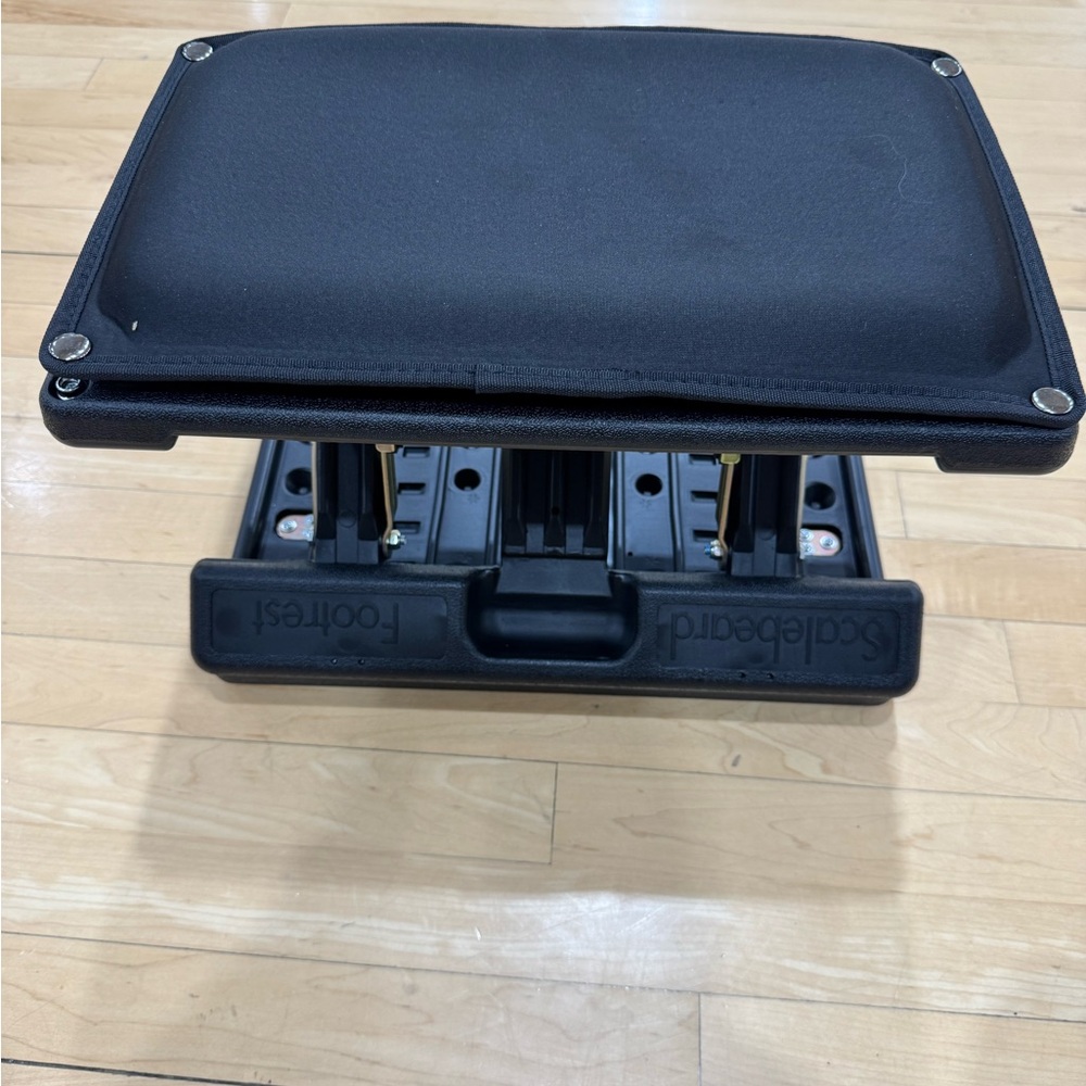 Scalebeard Adjustable Black Footstool Adjustable height/angle under desk NIB - Picture 5 of 12